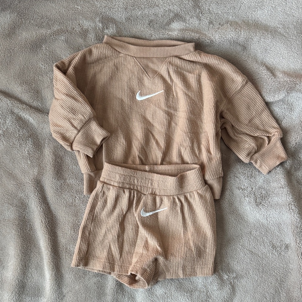 Nike Beige Ribbed Lounge Set